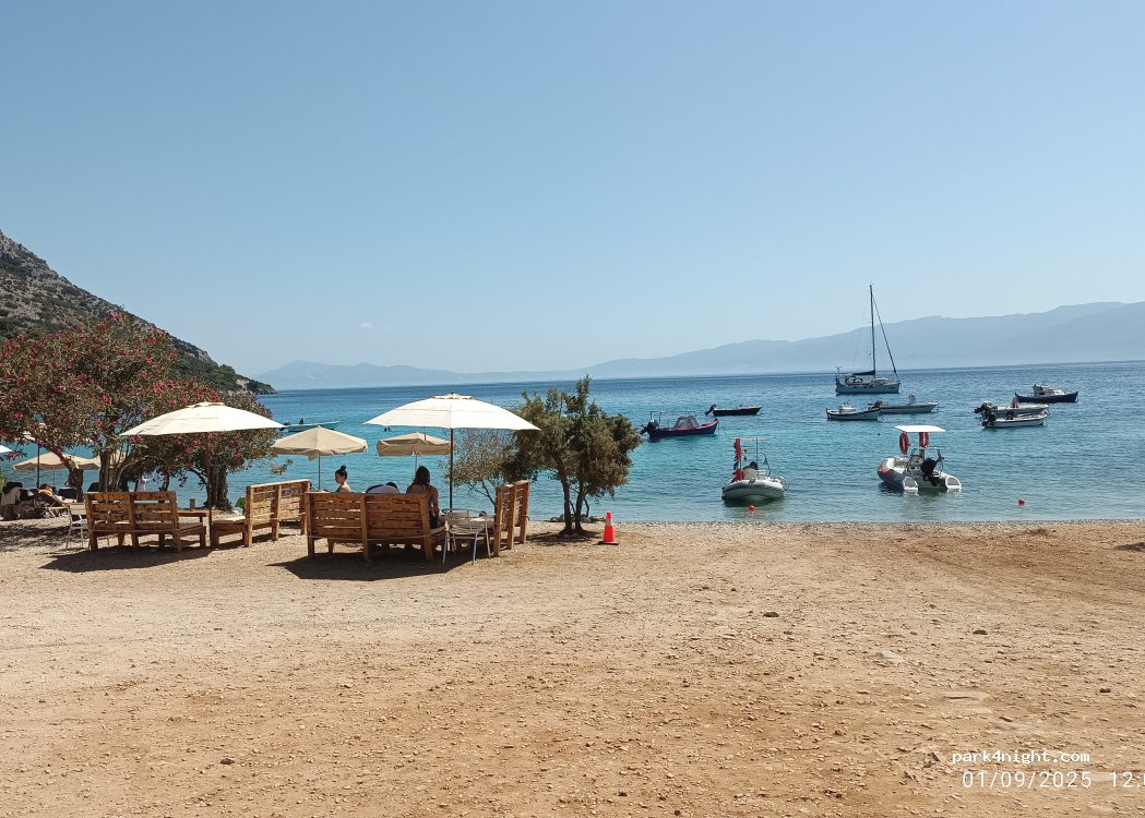 (831 00) Vathi - Unnamed Road — foto 4