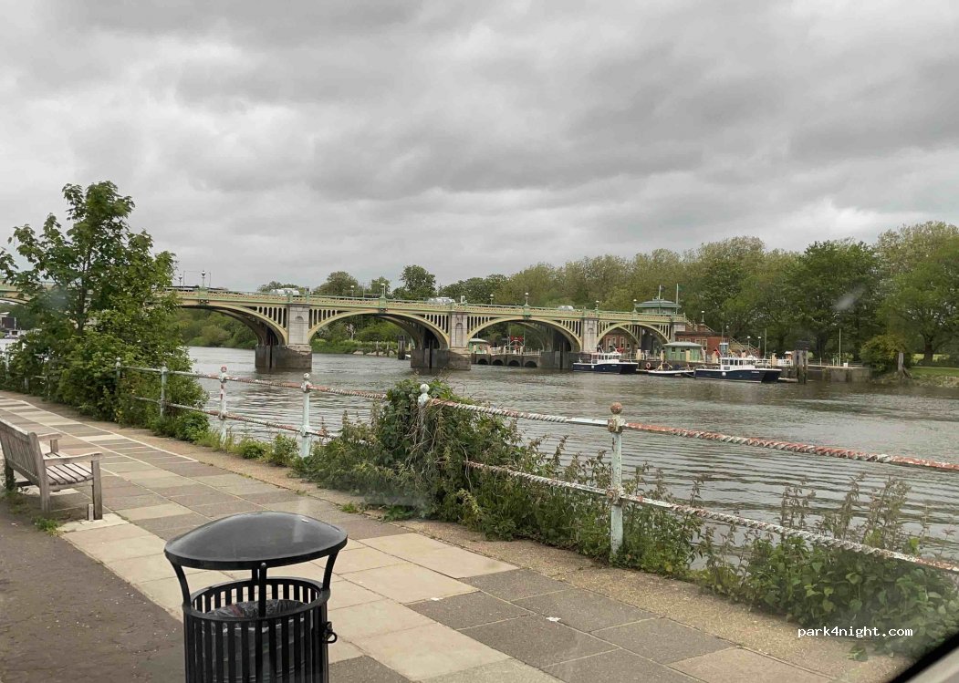 (TW1 1QX) Twickenham - Saint Peter's Road — foto 2