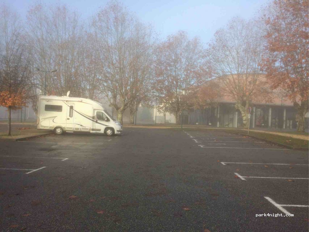 (01300) Belley - 422 Avenue Hoff — foto