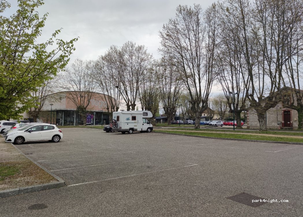 (01300) Belley - 422 Avenue Hoff — foto 2
