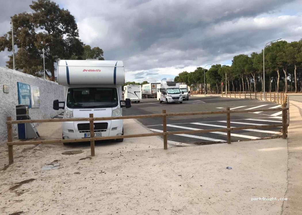 Aparcament autocaravanes La Ràpita — foto 2