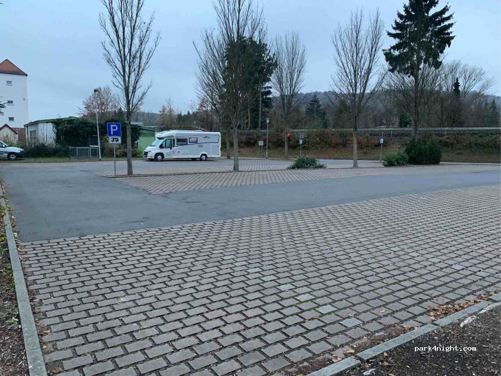 Wohnmobilstellplatz Bad König — foto