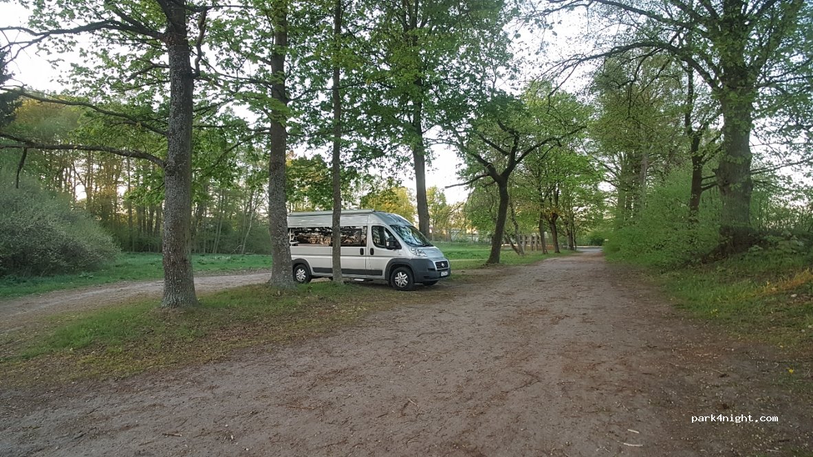 (17194) Neu Gaarz - 20 Kastanienallee — foto