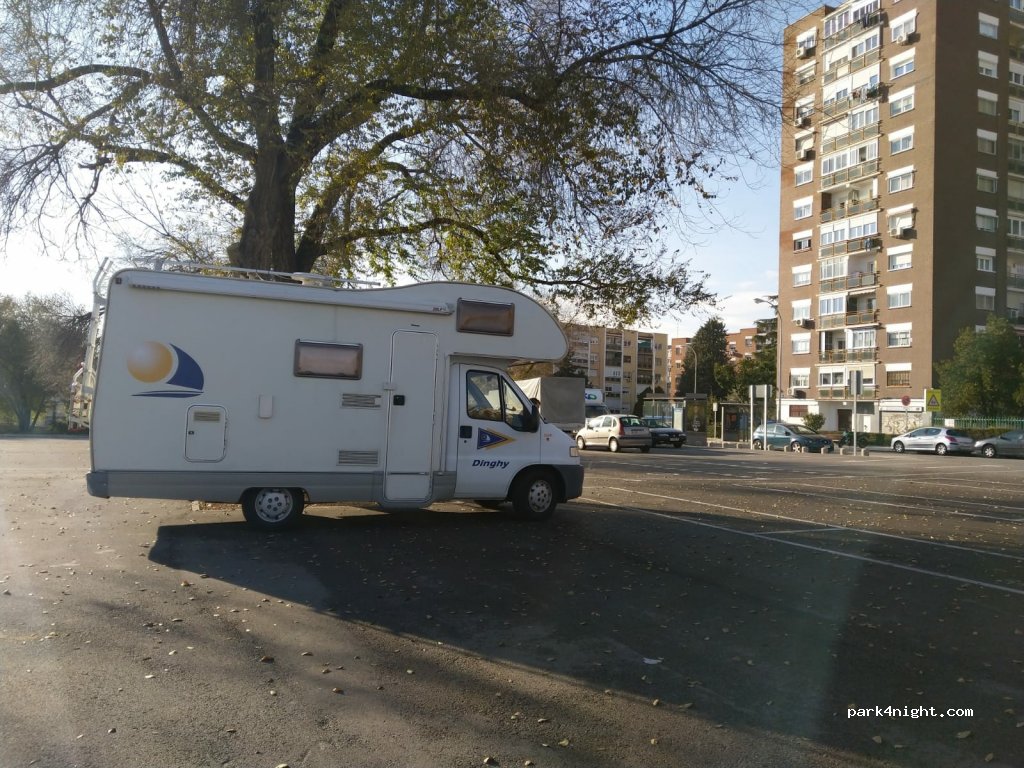 (28017) Madrid - 35 Calle Gandhi — foto