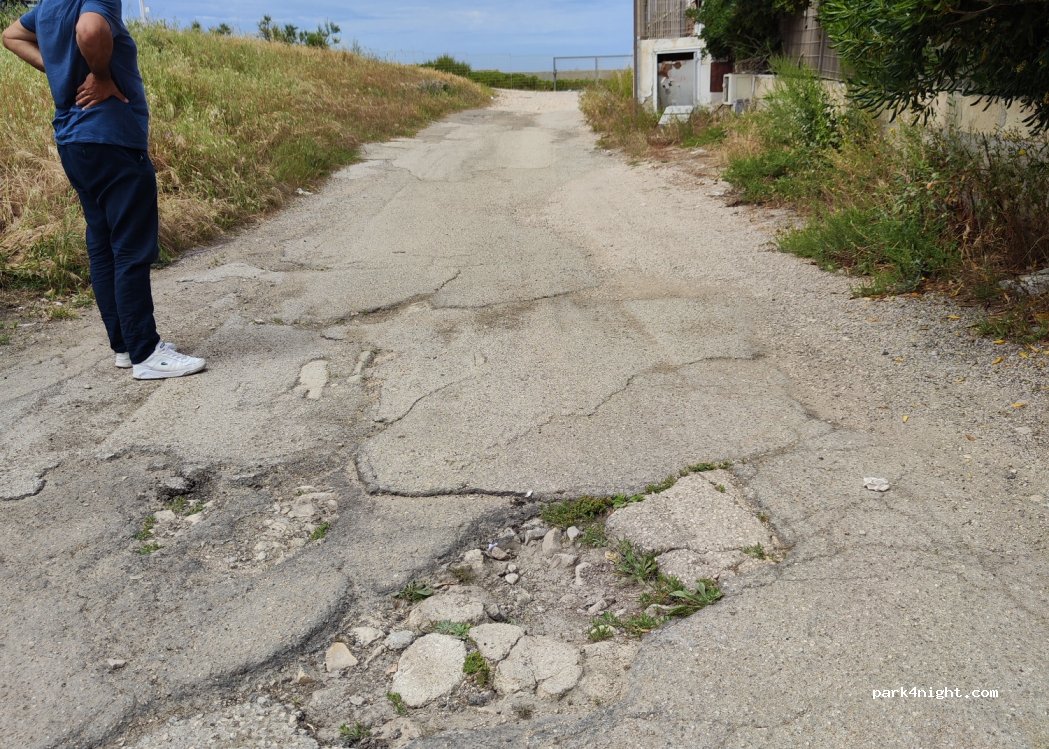 (70126) Bari - 21 Viale Grotta della Regina — foto 4