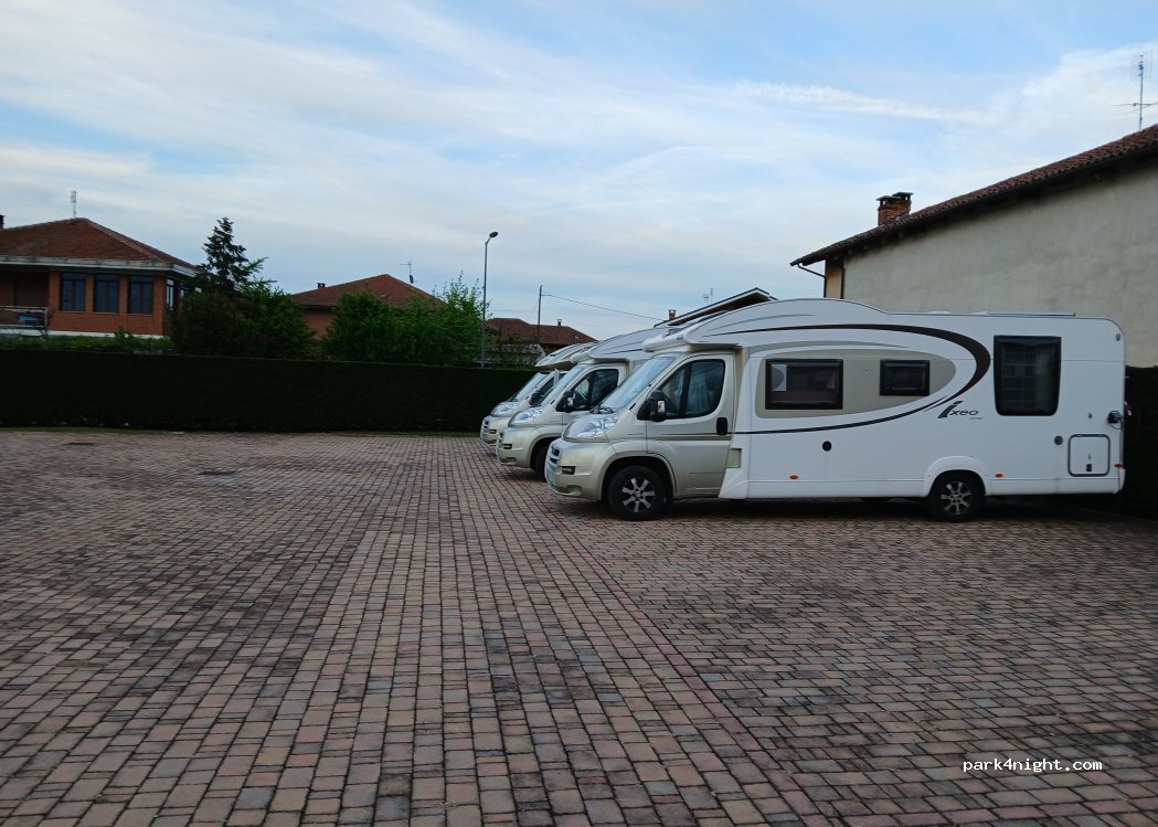 (14017) Valfenera - Via San Vincenzo Ferreri — foto 4