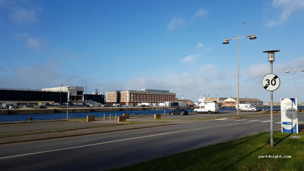 (59140) Dunkerque - 189a Avenue Maurice Schumann — foto 2