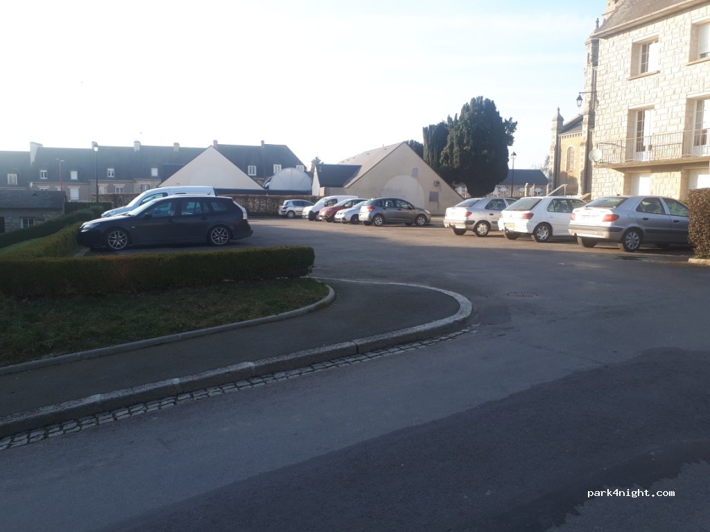 (50720) Barenton - 67 Place du Presbytère — foto