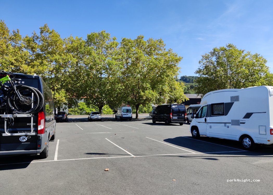 (24200) Sarlat-la-Canéda - 6 Avenue du Général de Gaulle — foto 3