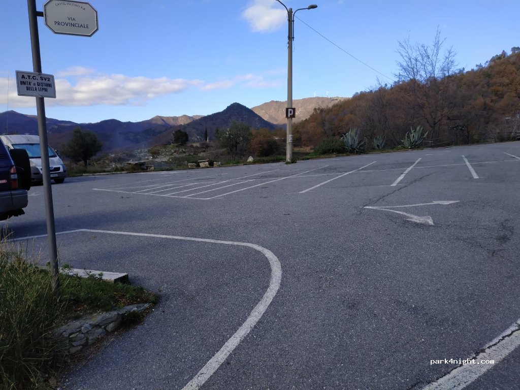 (17034) Castelvecchio di Rocca Barbena - 100 Via Provinciale — foto