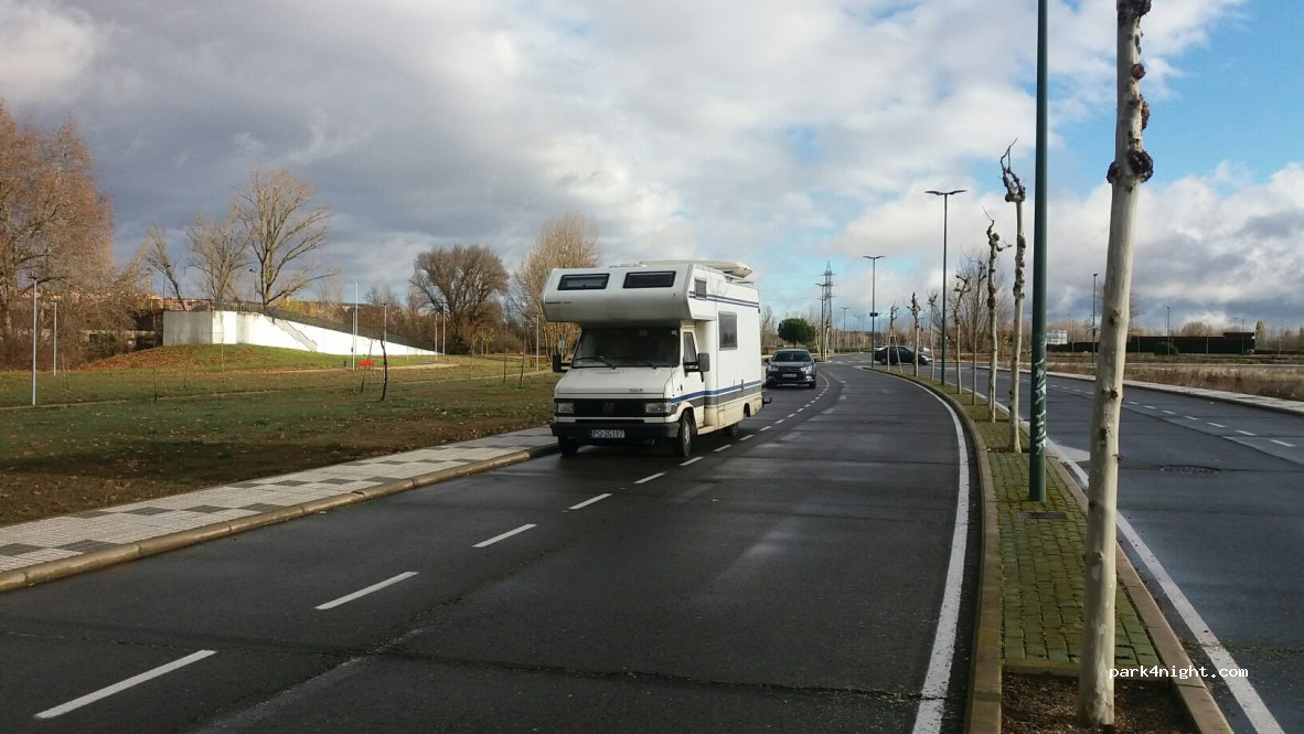 (37900) Santa Marta de Tormes - 26 Paseo Parque Fluvial — foto 2