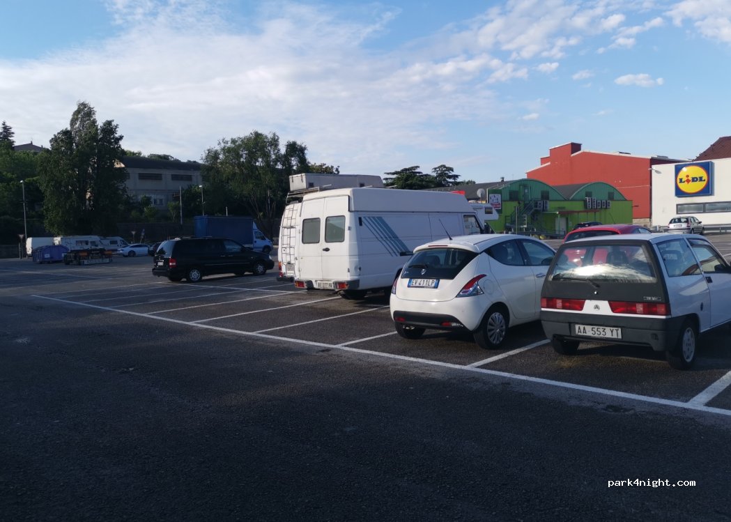 (34148) Trieste - 11/B Via di Valmaura — foto