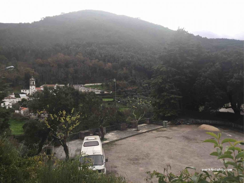 (3330) Góis - 15 Bairro Combatentes da Grande Guerra — foto 2