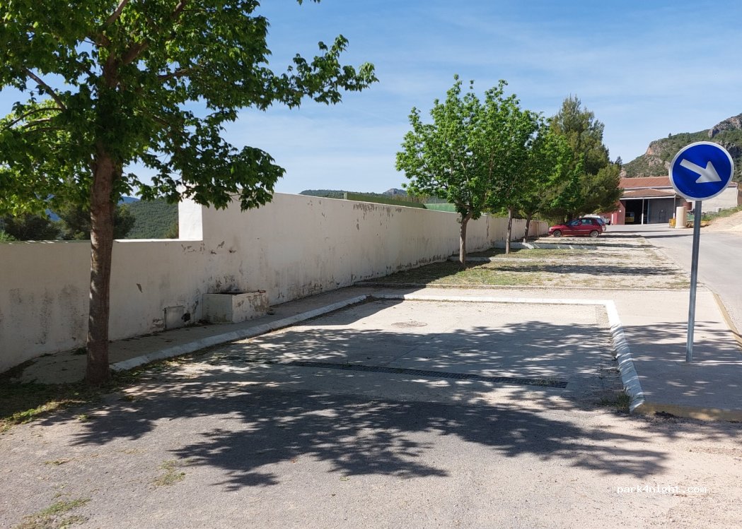 (02480) Yeste - Paseo de la Bolea s/n — foto 3