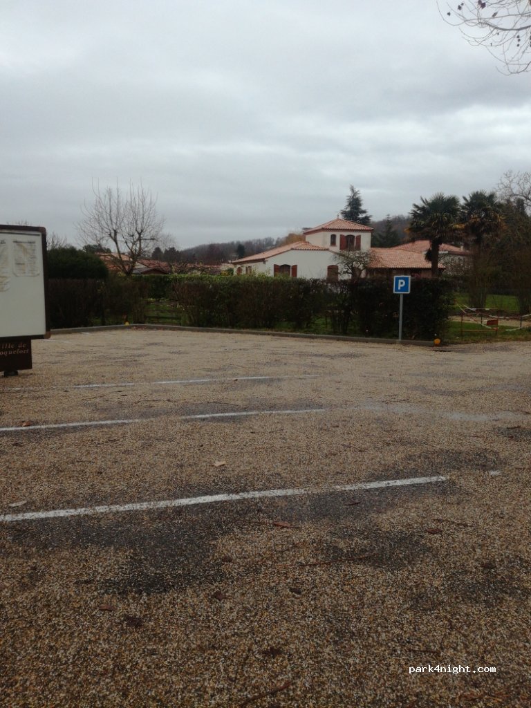 (47310) Roquefort - 32 Place Charles de Gaulle — foto 2
