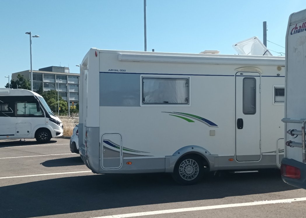 (50018) Zaragoza - C. Luciano Gracia — foto