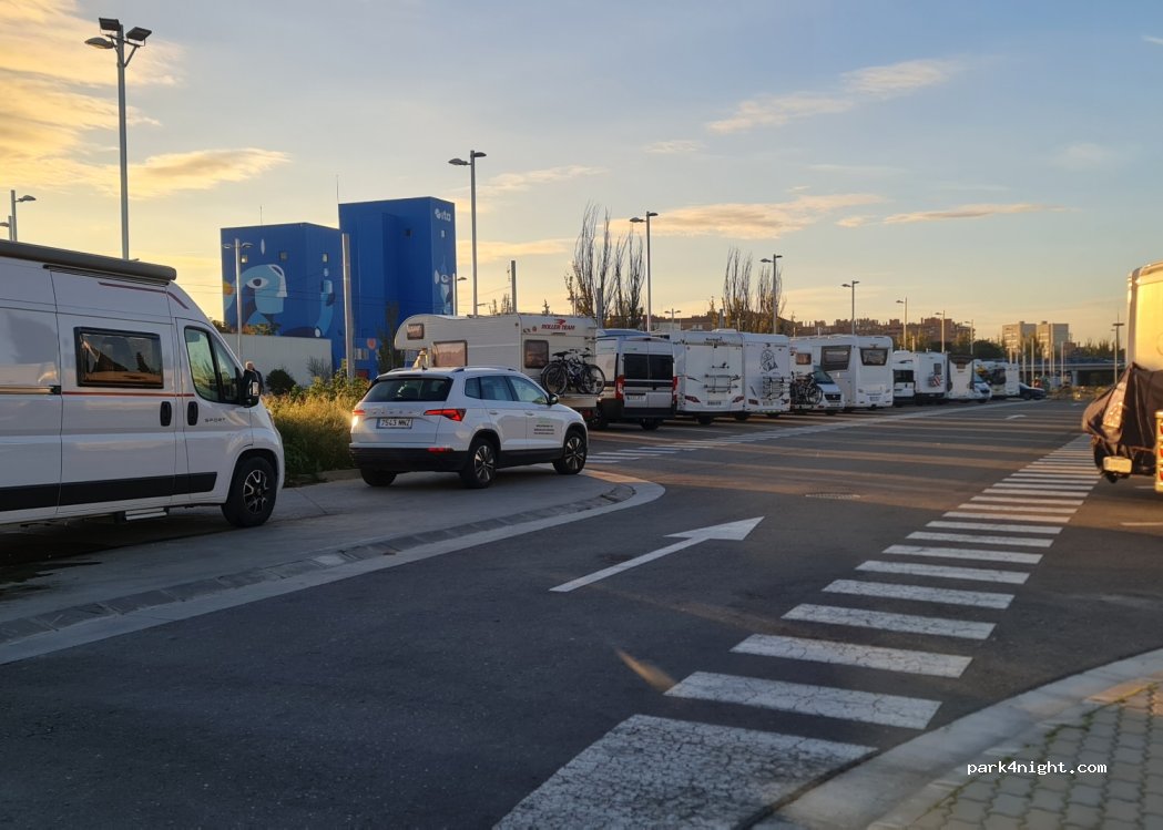 (50018) Zaragoza - C. Luciano Gracia — foto 4