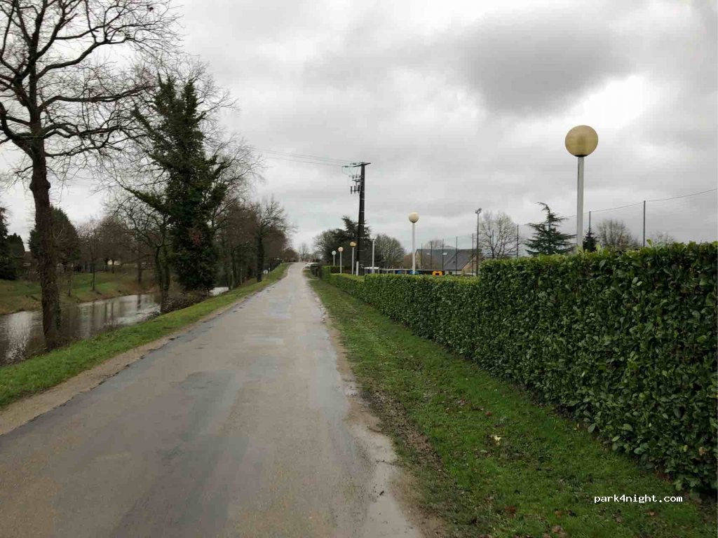 (72210) Fillé - 11 Rue du Canal — foto