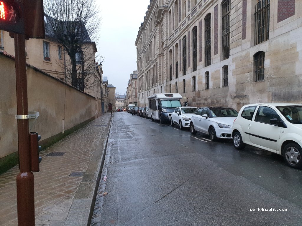 (78000) Versailles - 2 Rue de la Chancellerie — foto