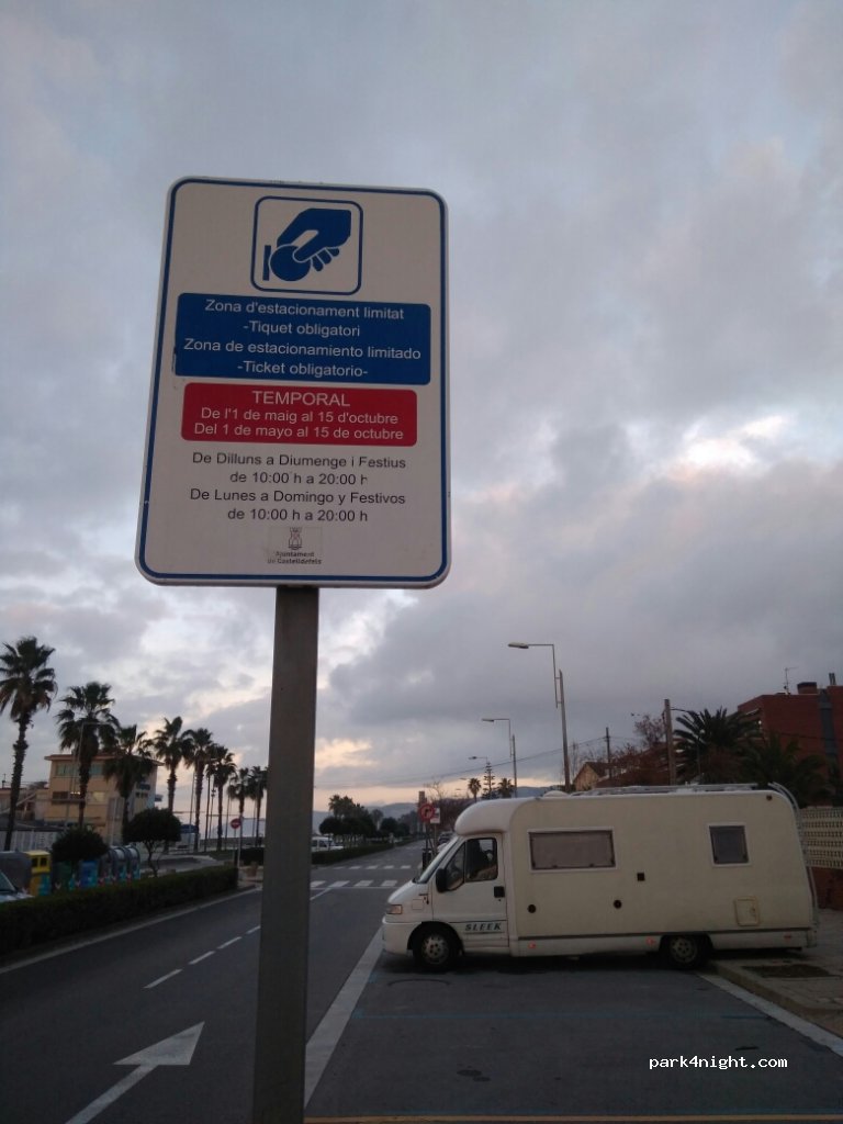 (08860) Castelldefels - 14 Passeig Marítim — foto