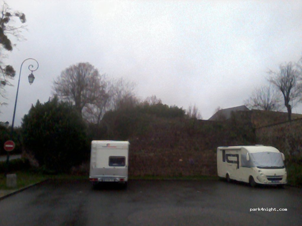 (35160) Montfort-sur-Meu - 6 Rue des Douves — foto