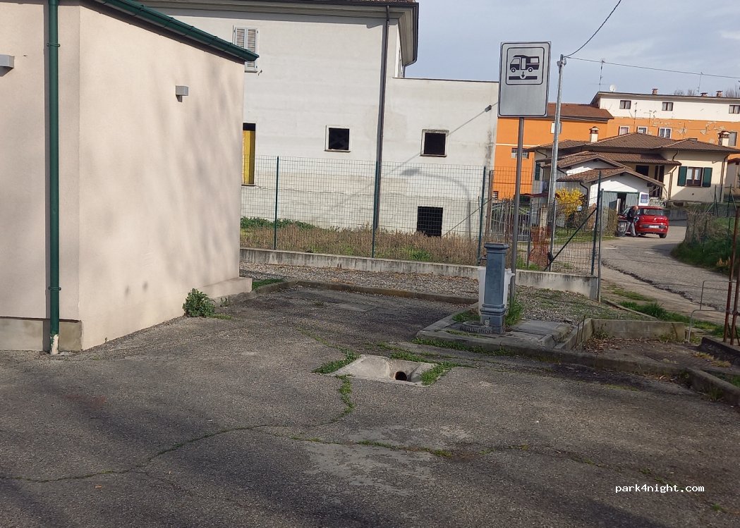 (29015) Castel San Giovanni - 50 Via Fratelli Bandiera — foto 3