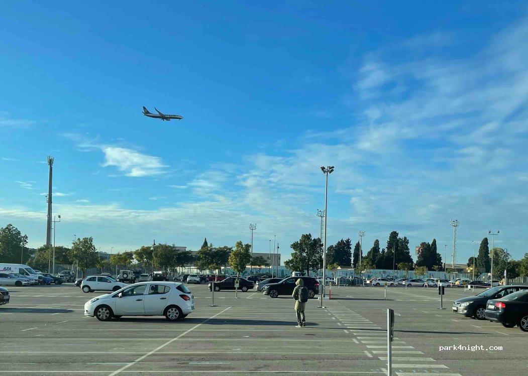 (46930) Cuart de Poblet - 17 Plaza Cortes Valencianas — foto 4