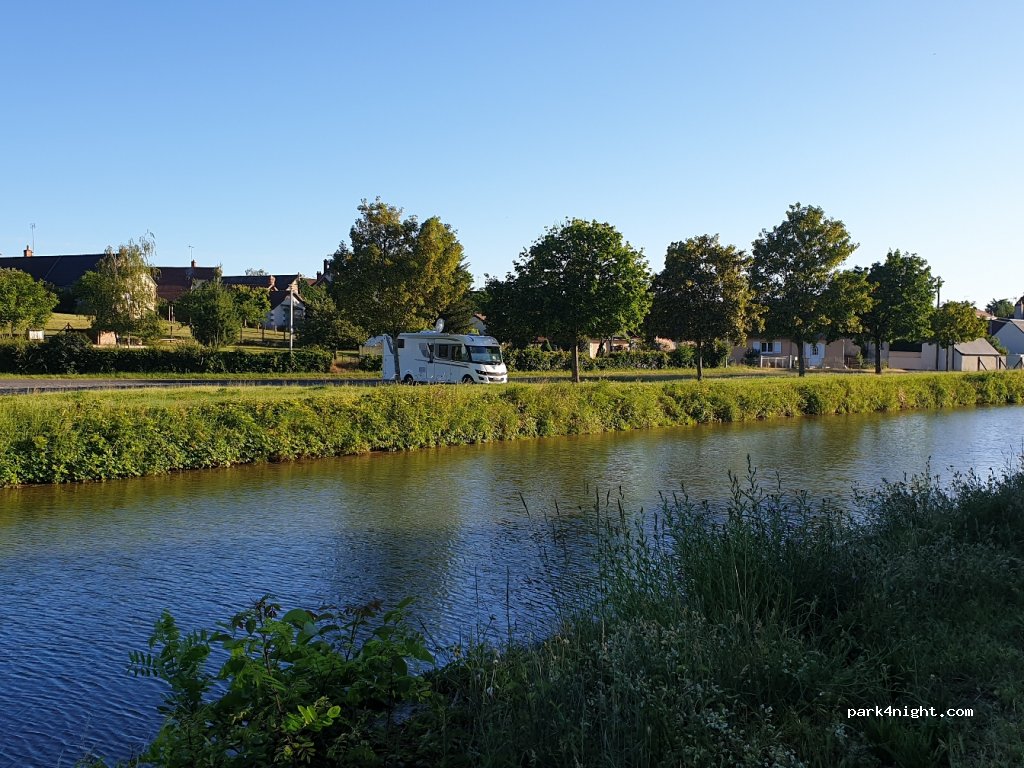 (03490) Diou - 4 Chemin du Haut Perron — foto 2