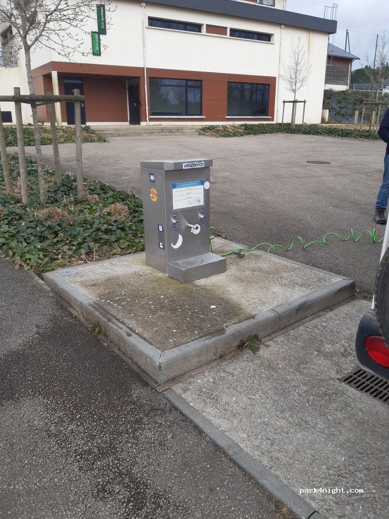 (29246) Poullaouen - 10 Rue de Ty Meur — foto