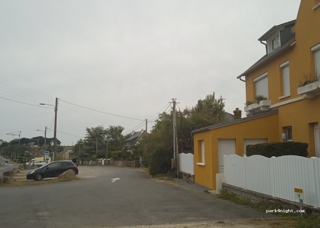 (35260) Cancale - 2-8 Rue Alfred Basle — foto 3