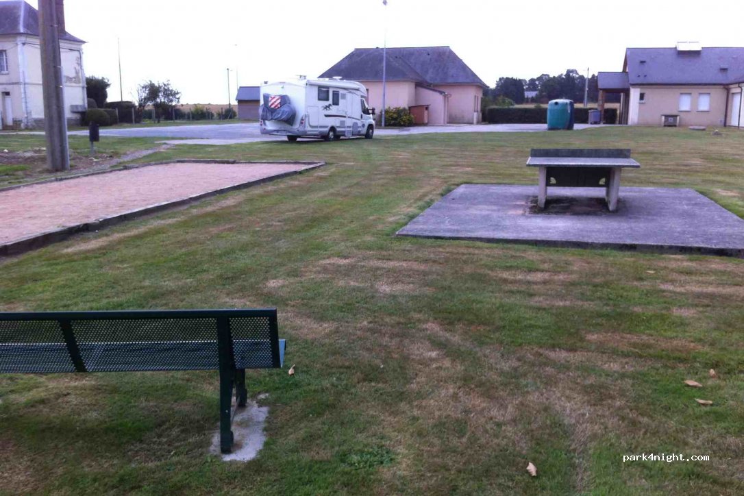(27290) Thierville - 1 Route de l'Église — foto