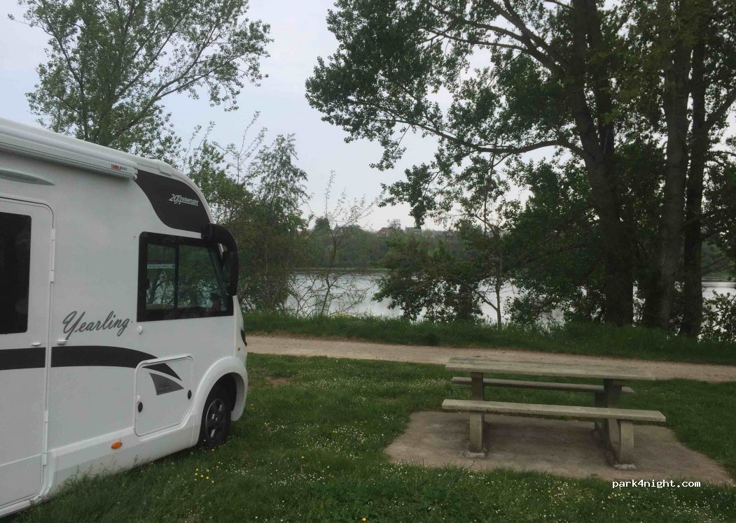 (45150) Jargeau - rue du 71e BCP — foto