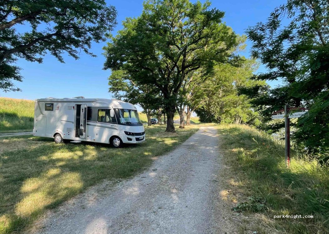 (45150) Jargeau - rue du 71e BCP — foto 3