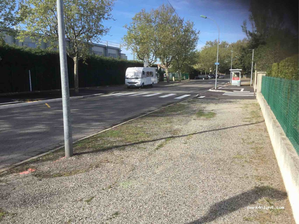 (13200) Arles - 20 Rue du Maréchal Foch — foto 2