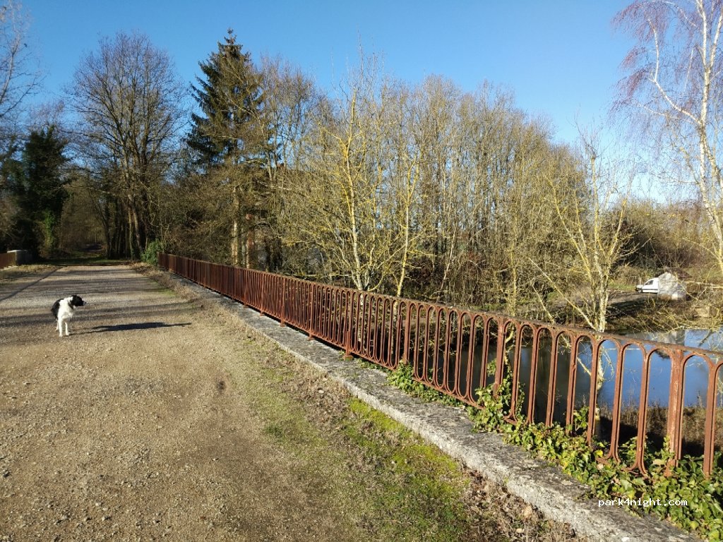 (71310) Saint-Bonnet-en-Bresse - 1 Route de Charette — foto