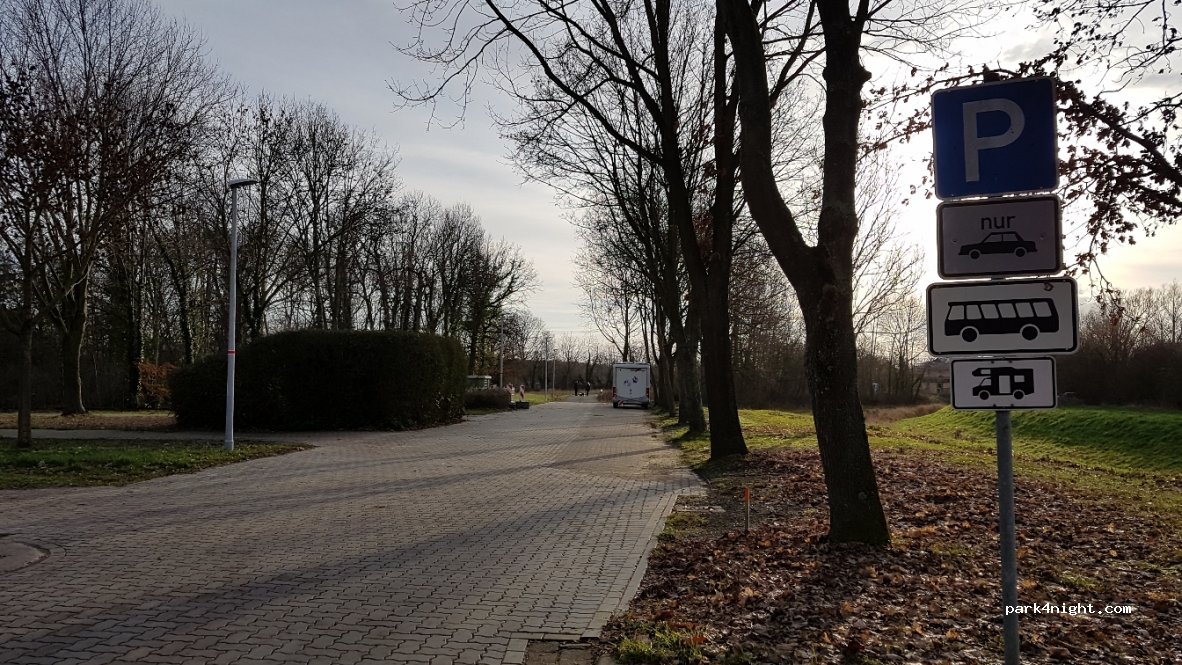Wohnmobilstellplatz Bücken — foto