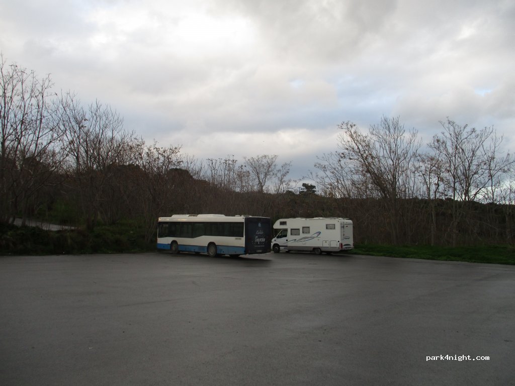 (714 09) Knosos - 90 Leoforos Knosou — foto