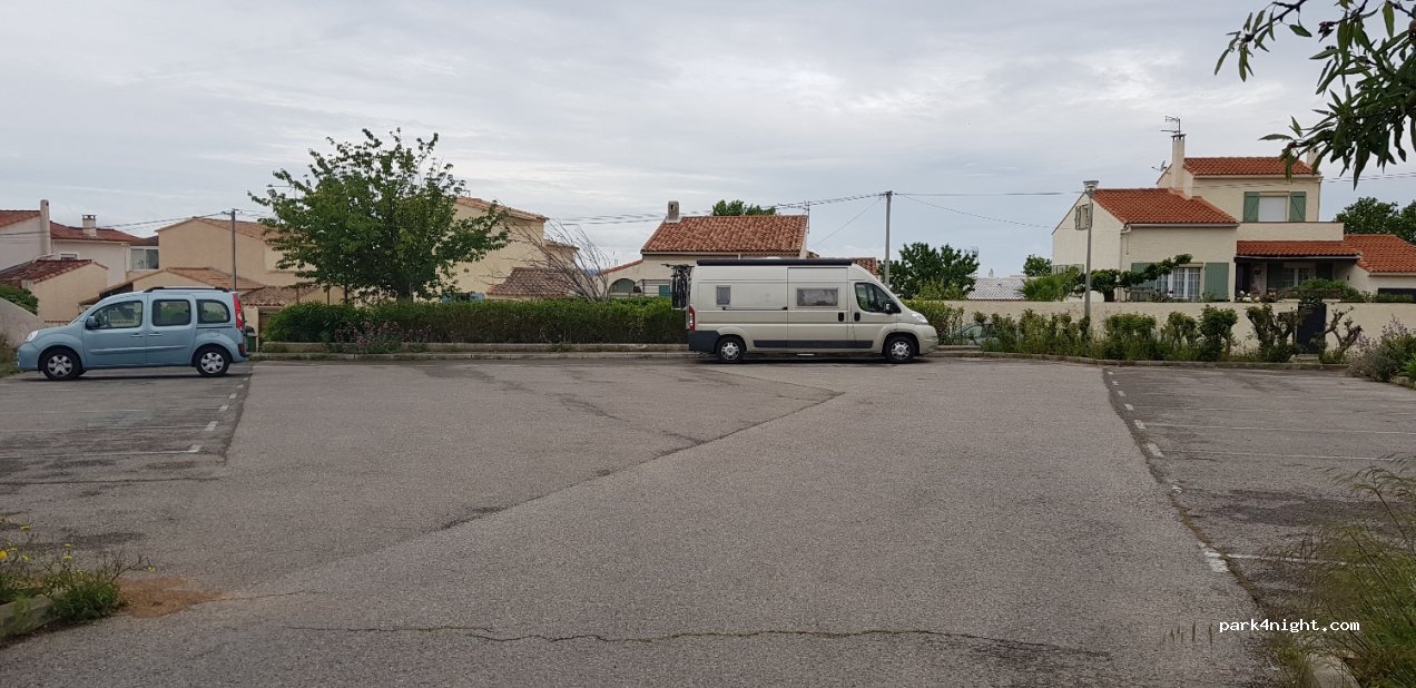 (13127) Vitrolles - 6 Allée de la Gara — foto