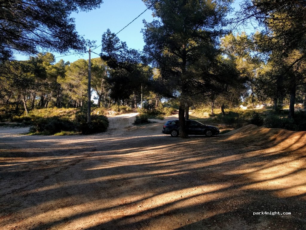(13880) Velaux - Chemin du Moulin — foto