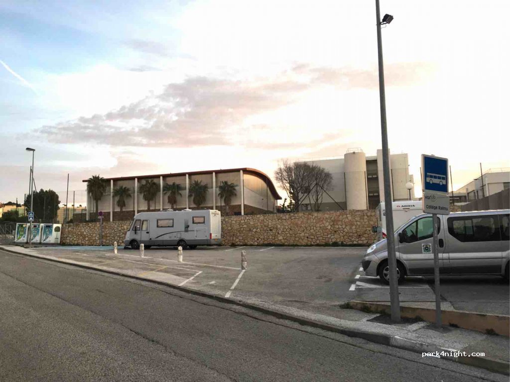 (83150) Bandol - 397 Chemin de Saint-Marc — foto