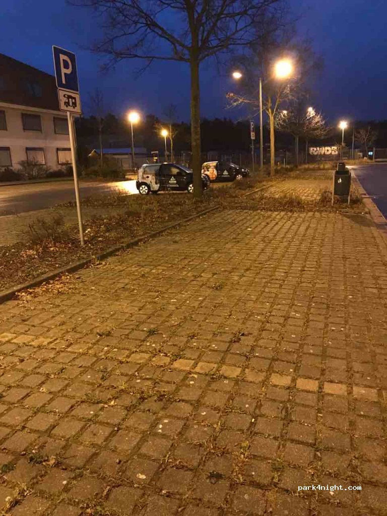 (15566) Schöneiche bei Berlin - 13 August-Borsig-Ring — foto