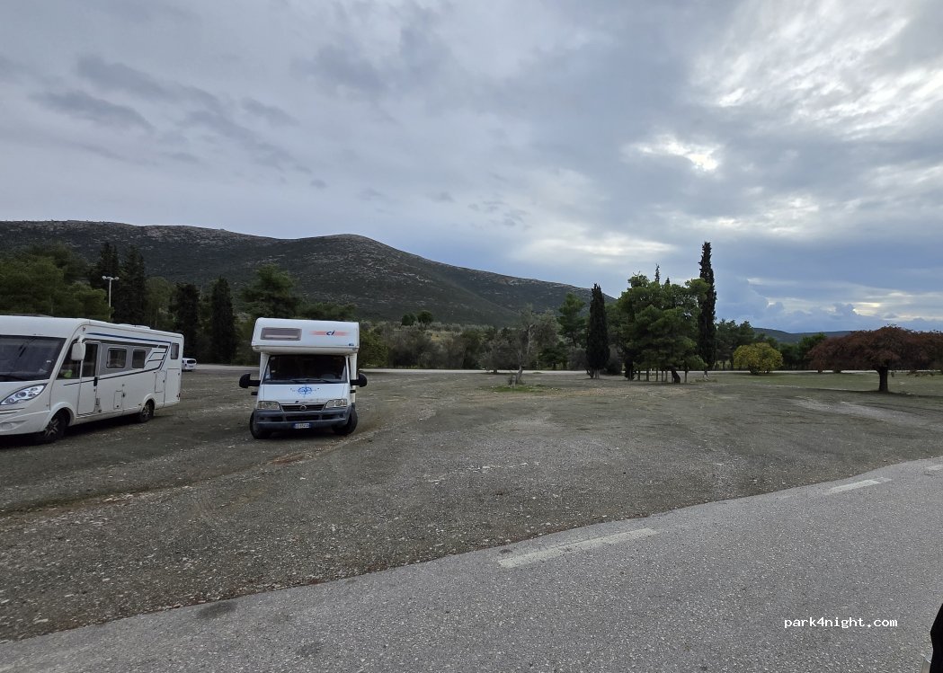 (210 52) Ligourio - Ethniki Odos Isrthmou Archeas Epidavrou — foto 2