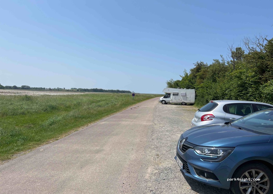 (50300) Le Val-Saint-Père - 4 Flaget — foto 2