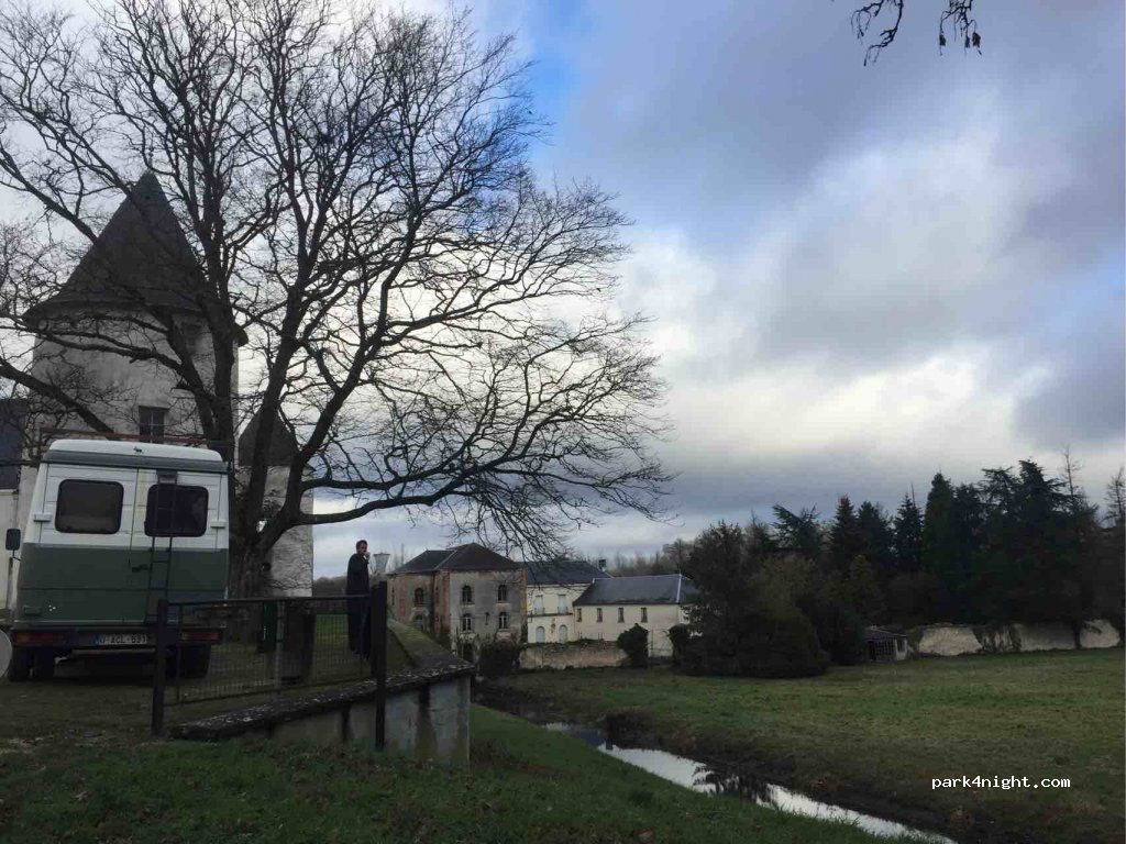(18410) Argent-sur-Sauldre - 11 Avenue de Paris — foto