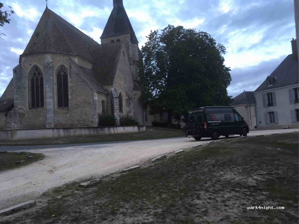 (18410) Argent-sur-Sauldre - 11 Avenue de Paris — foto 2