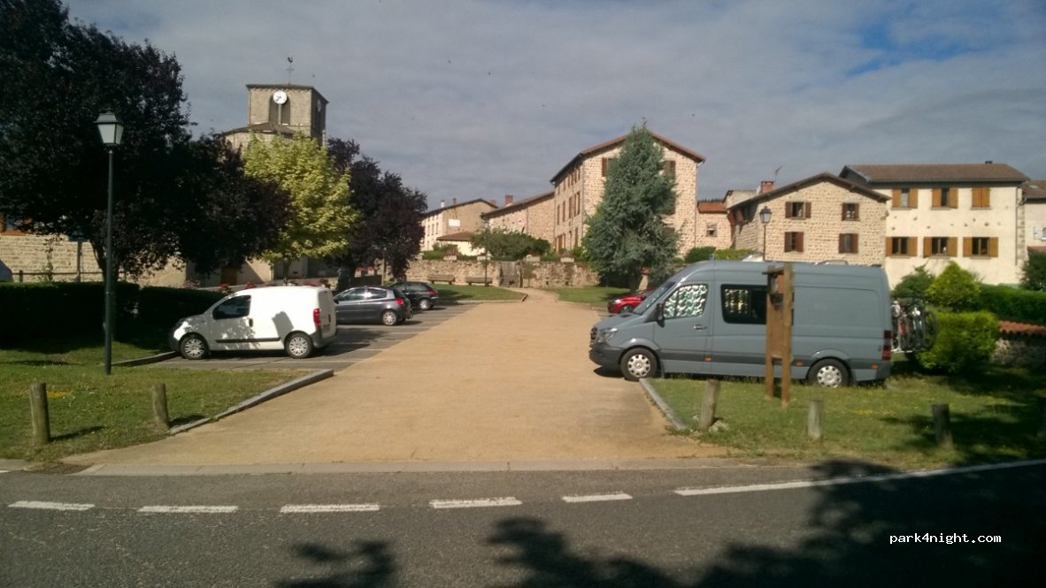 (42440) Les Salles - 1 Rue du 19 Mars — foto 2
