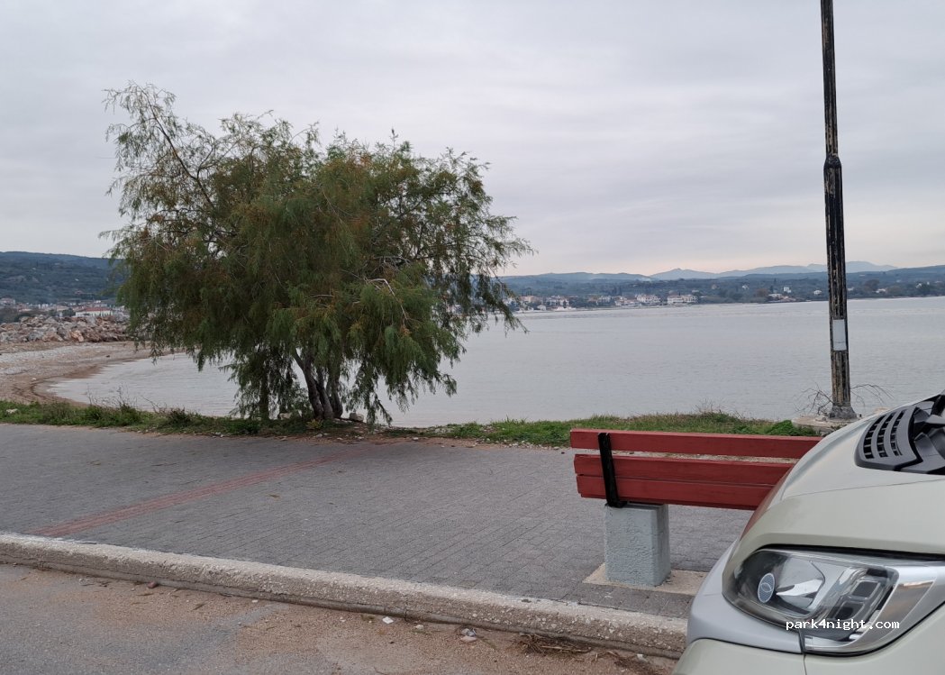 (240 05) Messene - Au port de Petalidi, Parking du phare — foto 3