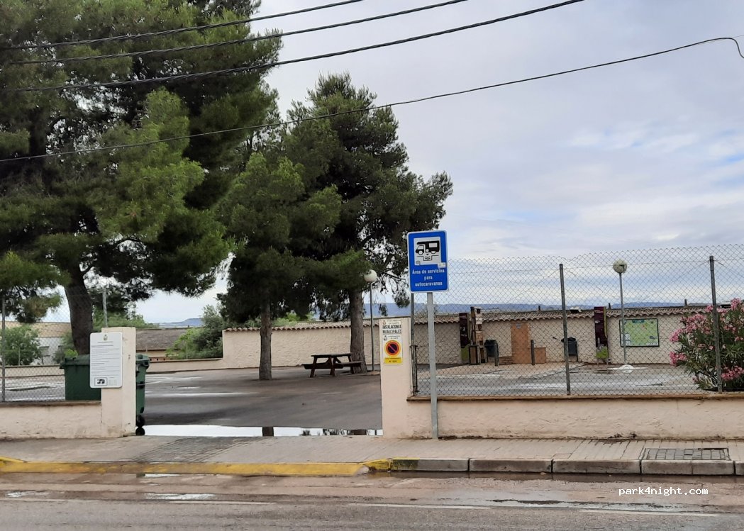 (50700) Caspe - Av. Maella, 26 — foto 3