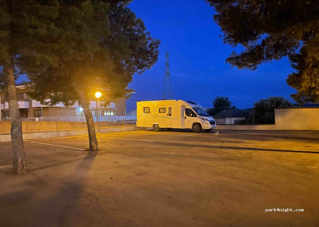 (50700) Caspe - Av. Maella, 26 — foto 4