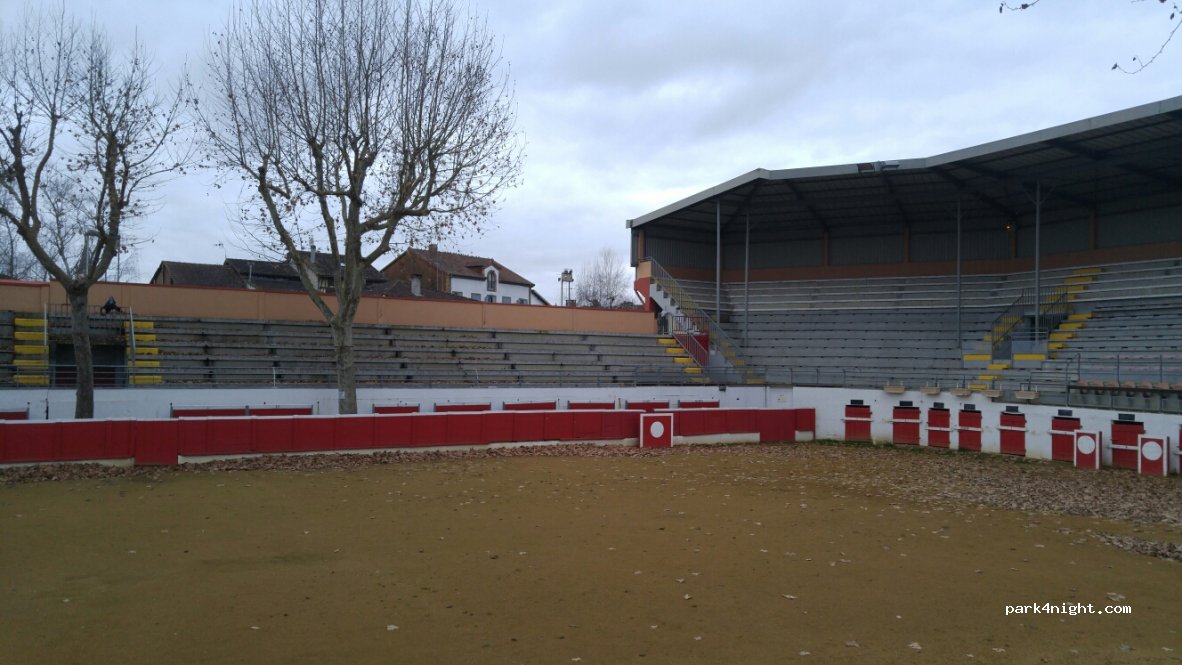 (32110) Nogaro - 10 Place des Capucins — foto